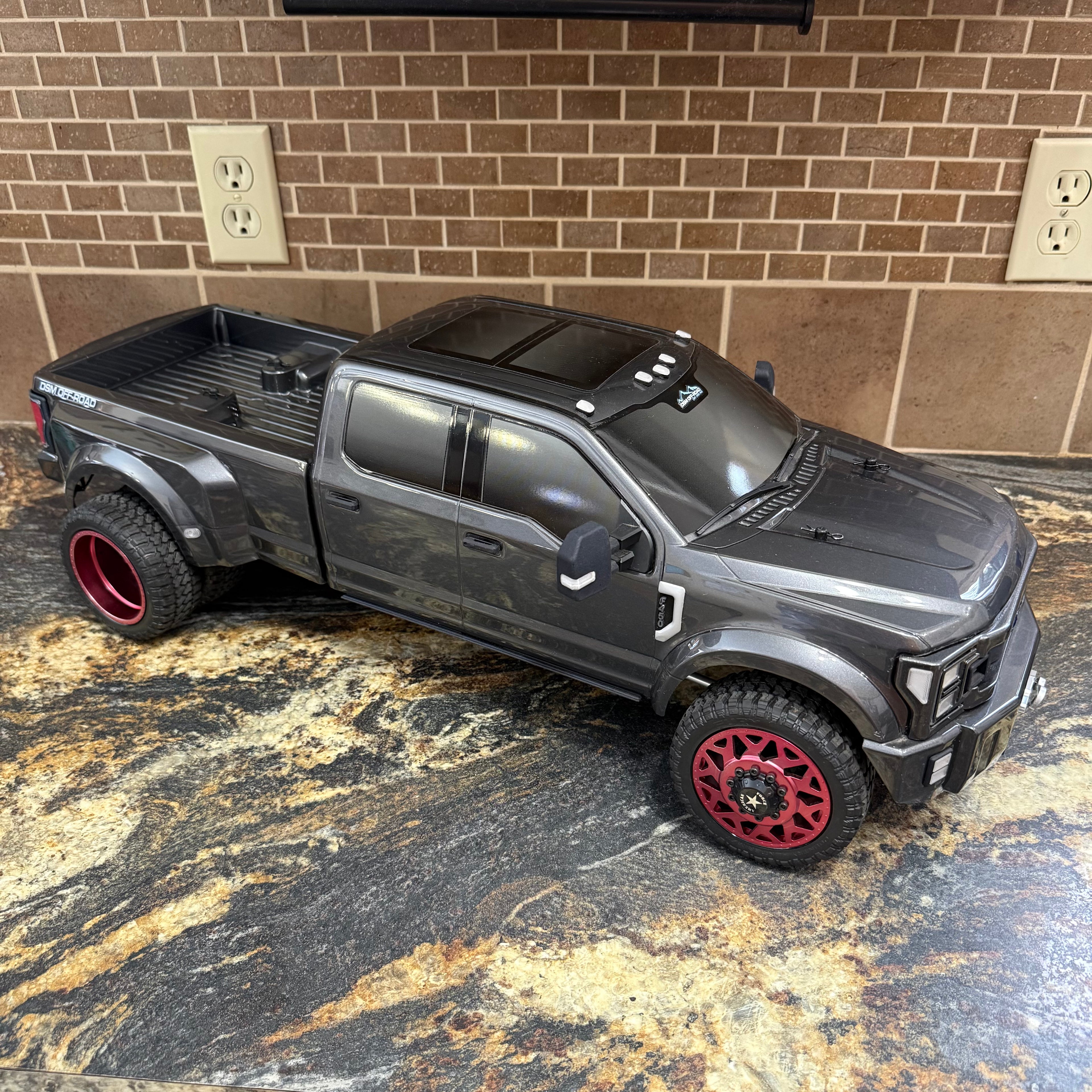 CEN 1/10 FORD F-450 SD RTR (Tricked Out)