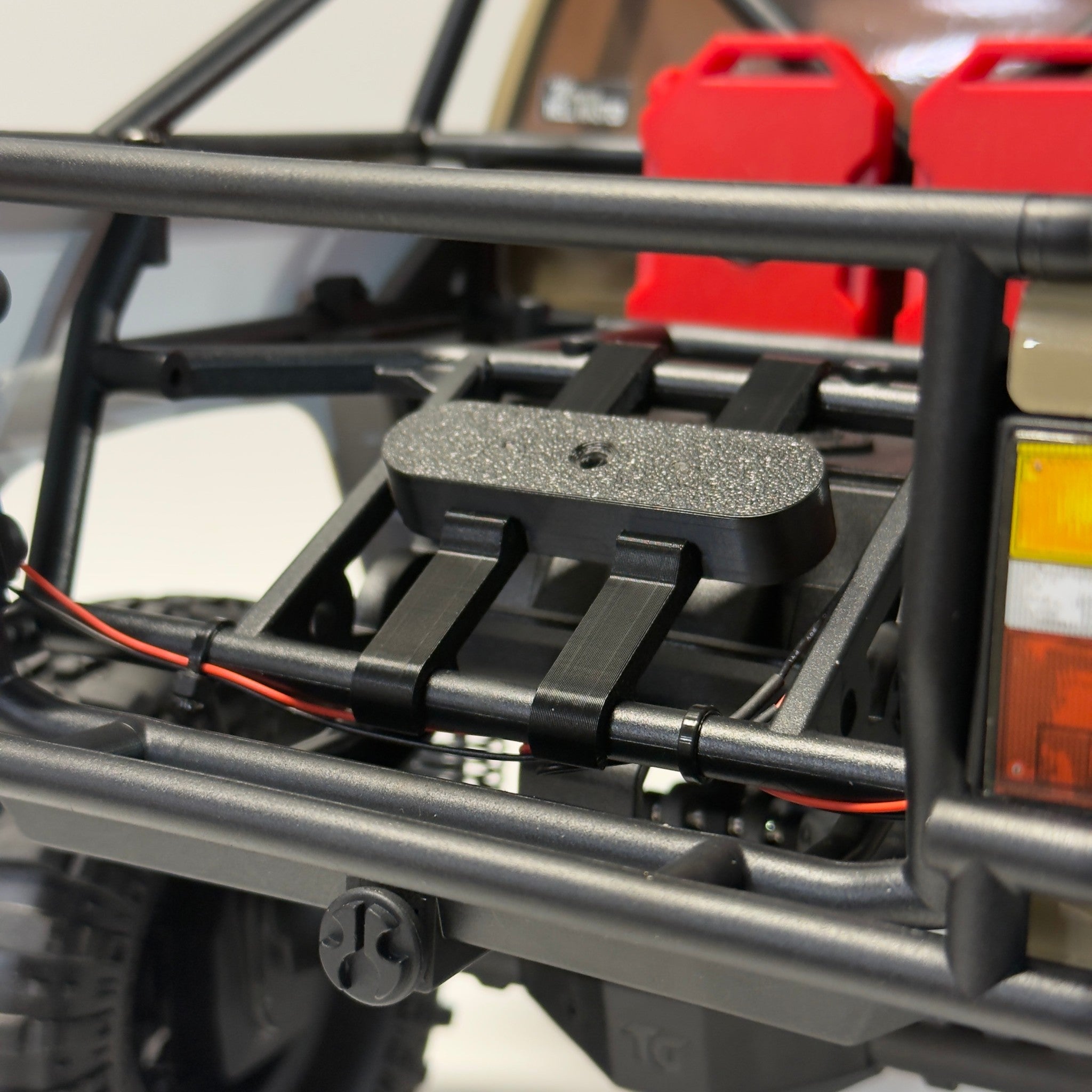 Spare Tire Mount (Fits Axial® SCX10 III 1987 Toyota SR5)