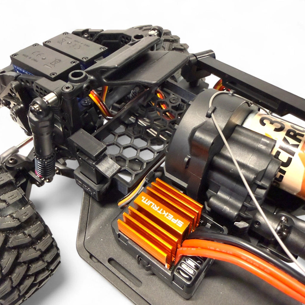 EZ Release Battery Tray (Fits Axial® SCX10 III Coyote)